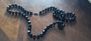 Collana in perle di cristallo nero con orecchini