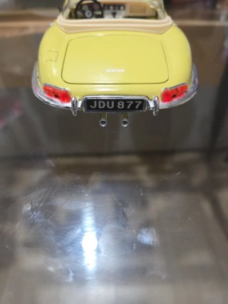 Jaguar 1:18