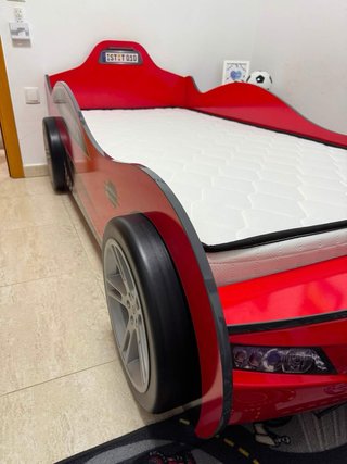 Cama infantil coche rojo