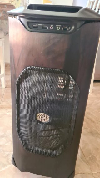 Torre PC Cooler Master cmstracker