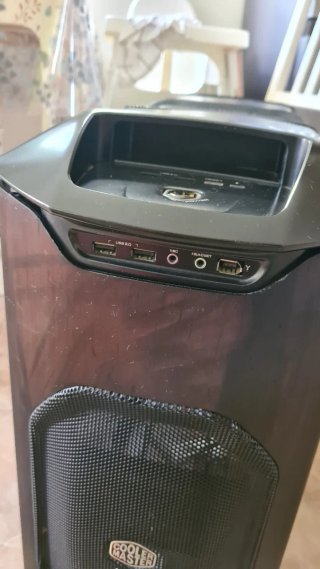 Torre PC Cooler Master cmstracker