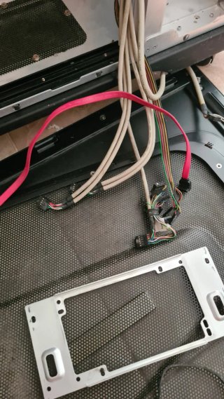 Torre PC Cooler Master cmstracker