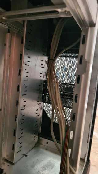Torre PC Cooler Master cmstracker