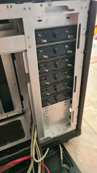 Torre PC Cooler Master cmstracker