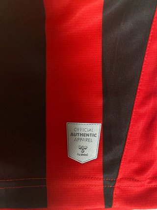 Hummel SC Freiburg futbol camiseta roja y negra