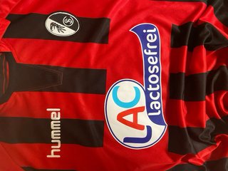 Hummel SC Freiburg futbol camiseta roja y negra