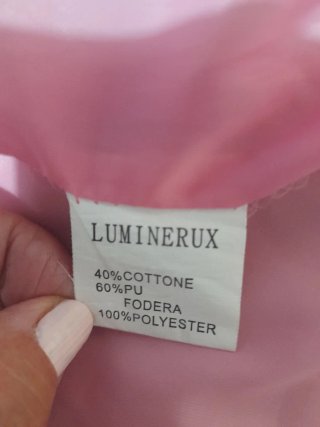 Gabardina rosa piel sintética