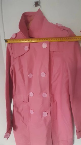 Gabardina rosa piel sintética