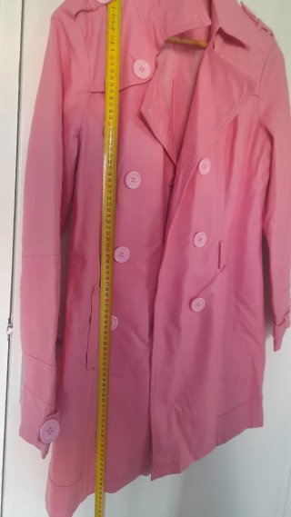 Gabardina rosa piel sintética