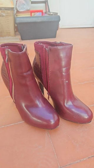Botines de tacón burdeos
