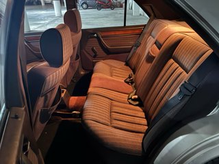 Mercedes-Benz Clase E 1990