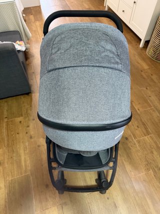 Carro de bebé gris modelo asalvo baby