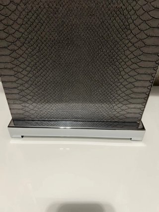 Lámpara de mesa piel y metal