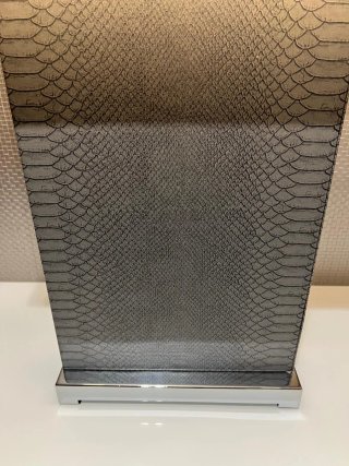 Lámpara de mesa piel y metal