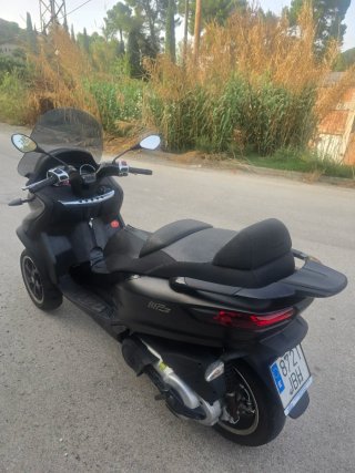 Piaggio MP3 500 LT Negra