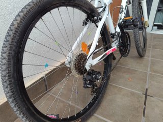 Bicicleta Rockrider Blanca y Rosa