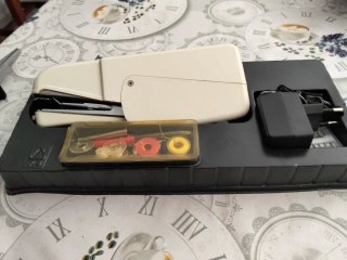 Mini máquina de coser eléctrica..no envío