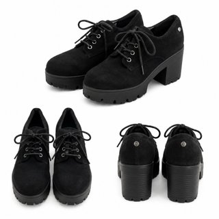 Zapatos negros de plataforma con cordones