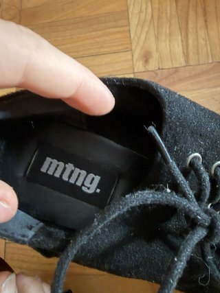 Zapatos negros de plataforma con cordones