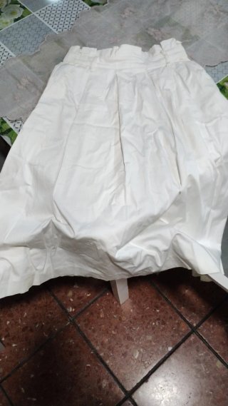 Falda blanca mujer