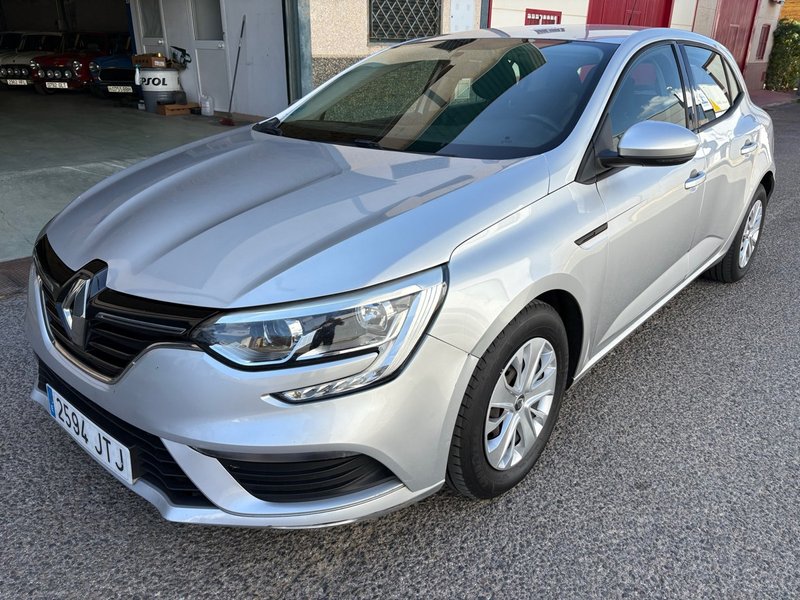 Renault Megane 2017 - foto 1