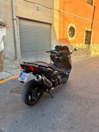 Yamaha TMAX SX 530 Negra