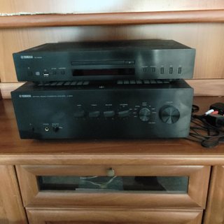 Cadena Hi-Fi YAMAHA + Altavoces MAGNAT