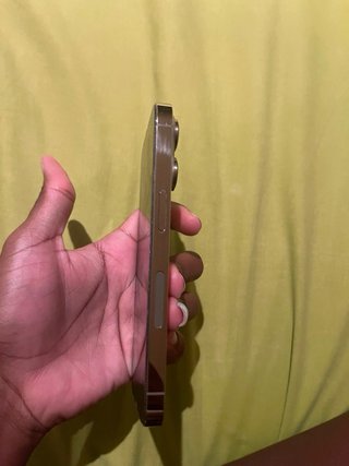 iPhone 14 Pro Dorado