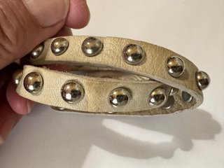 Bracciale pelle doppio giro borchie
