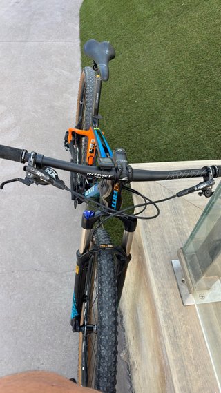 Bicicleta Giant de carbono 29