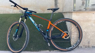Bicicleta Giant de carbono 29