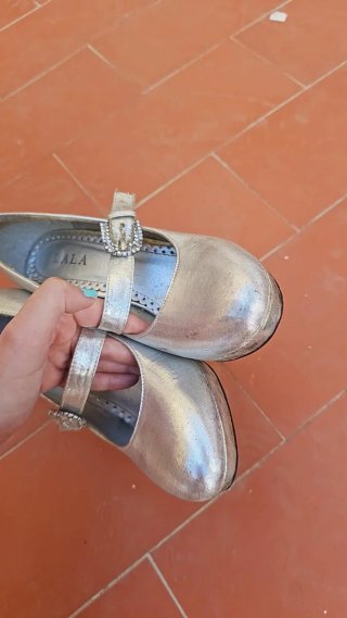 Zapatos de tacón plateados para mujer