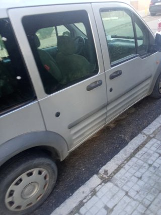 Ford E-Tourneo Courier 2010