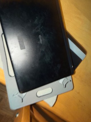 Tablet Huawei Nero con Custodia Grigia