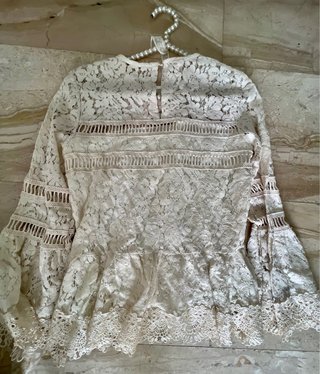 Blusa NKN Nekane encaje manga larga