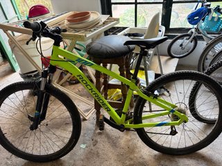 Bicicleta Rockrider Talla M amarilla, buen estado