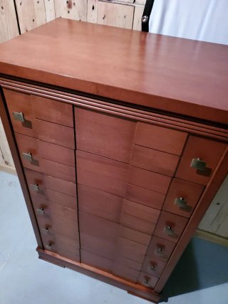 Cómoda de madera