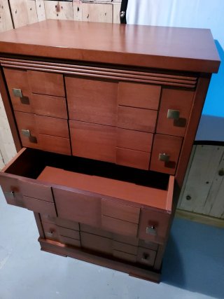 Cómoda de madera