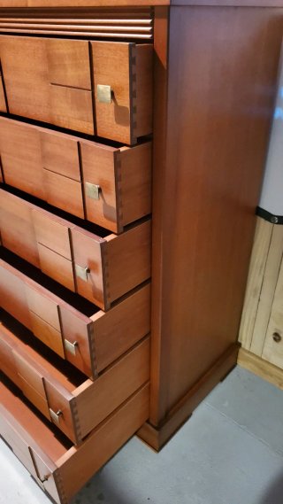 Cómoda de madera