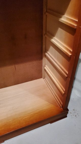 Cómoda de madera