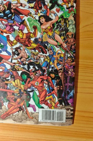 JLA vs Vengadores N°3.Grapa Ed Planeta