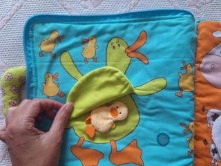Libro de tela  ¿ Dónde está el perrito?