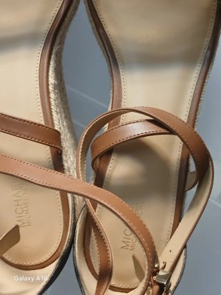 Sandalias Michael Kors Beige y Marrón