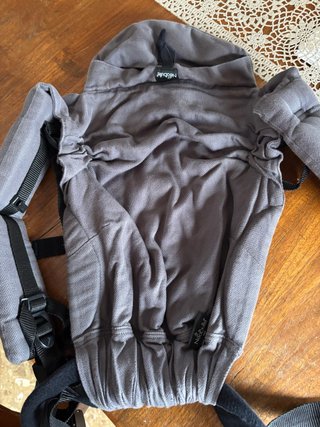 Mochila portabebés Neobulle gris