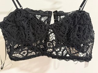 Pack/Conjunto Zara: Top encaje negro (S) + Falda