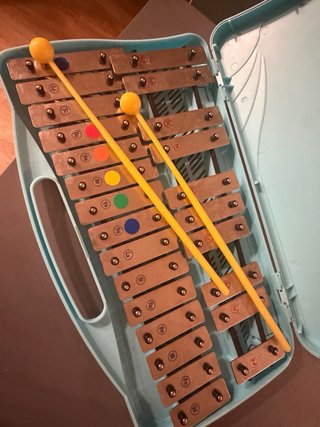 Xilófono infantil con baquetas