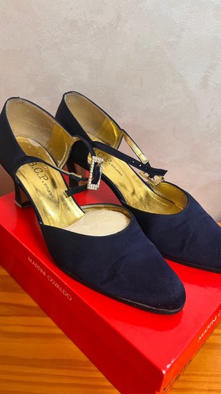 Zapatos de tacón B.C.P. Collection azul y dorado