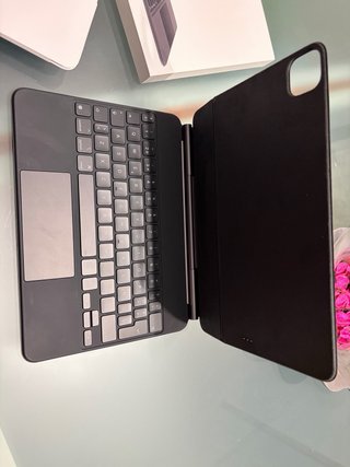 Magic Keyboard iPad Apple