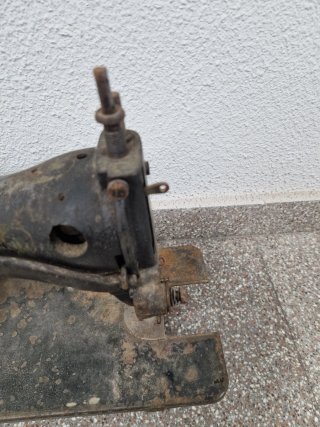 Máquina de coser Singer antigua