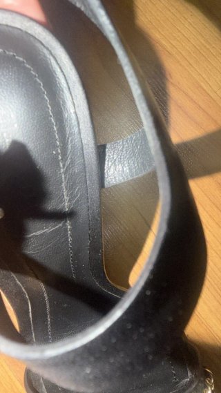 Sandalias Massimo Dutti Tacón Negro Cadena Dorada.